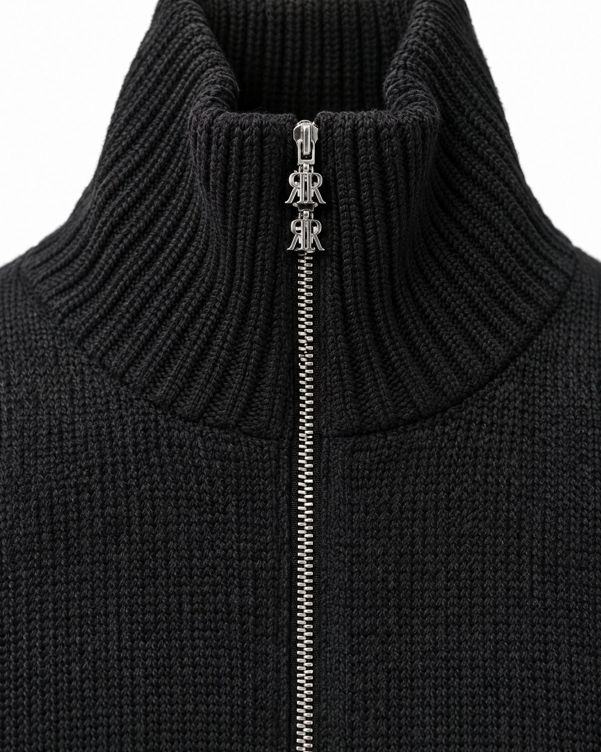 core-zip-sweater-black-boy_03_detail