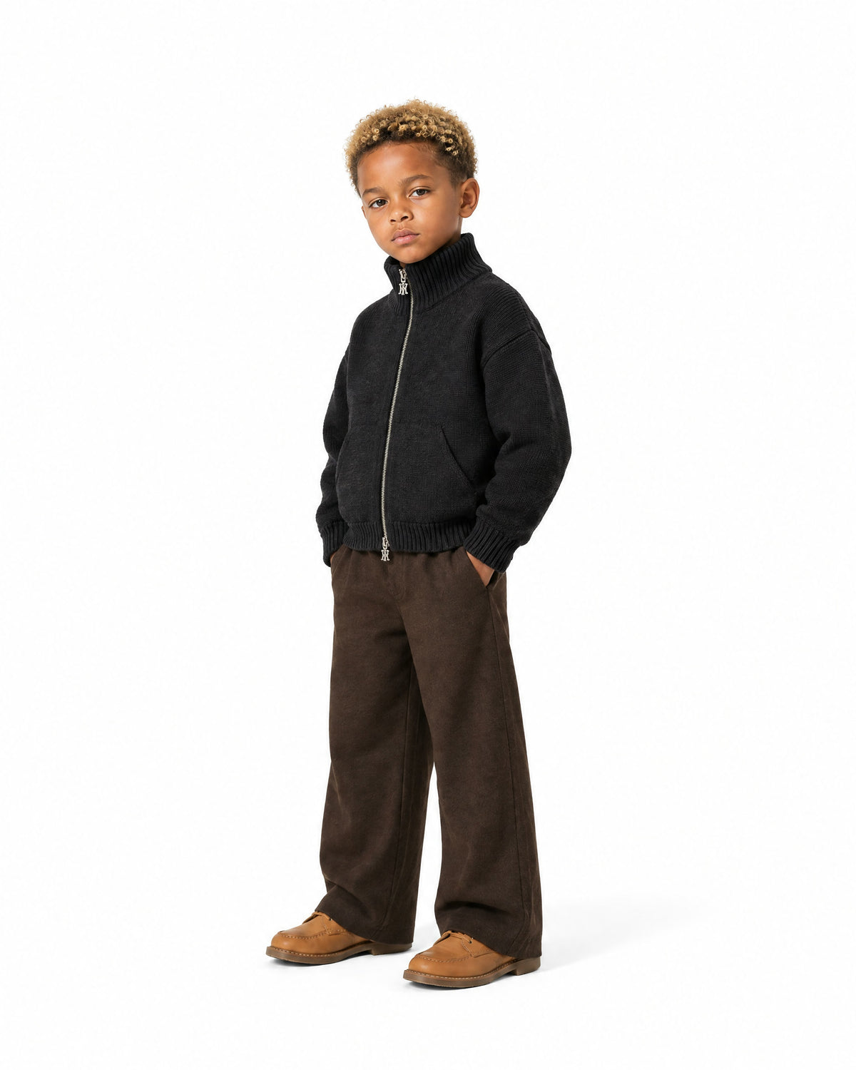 core-zip-sweater-black-boy_05_pleinpied_troisquart