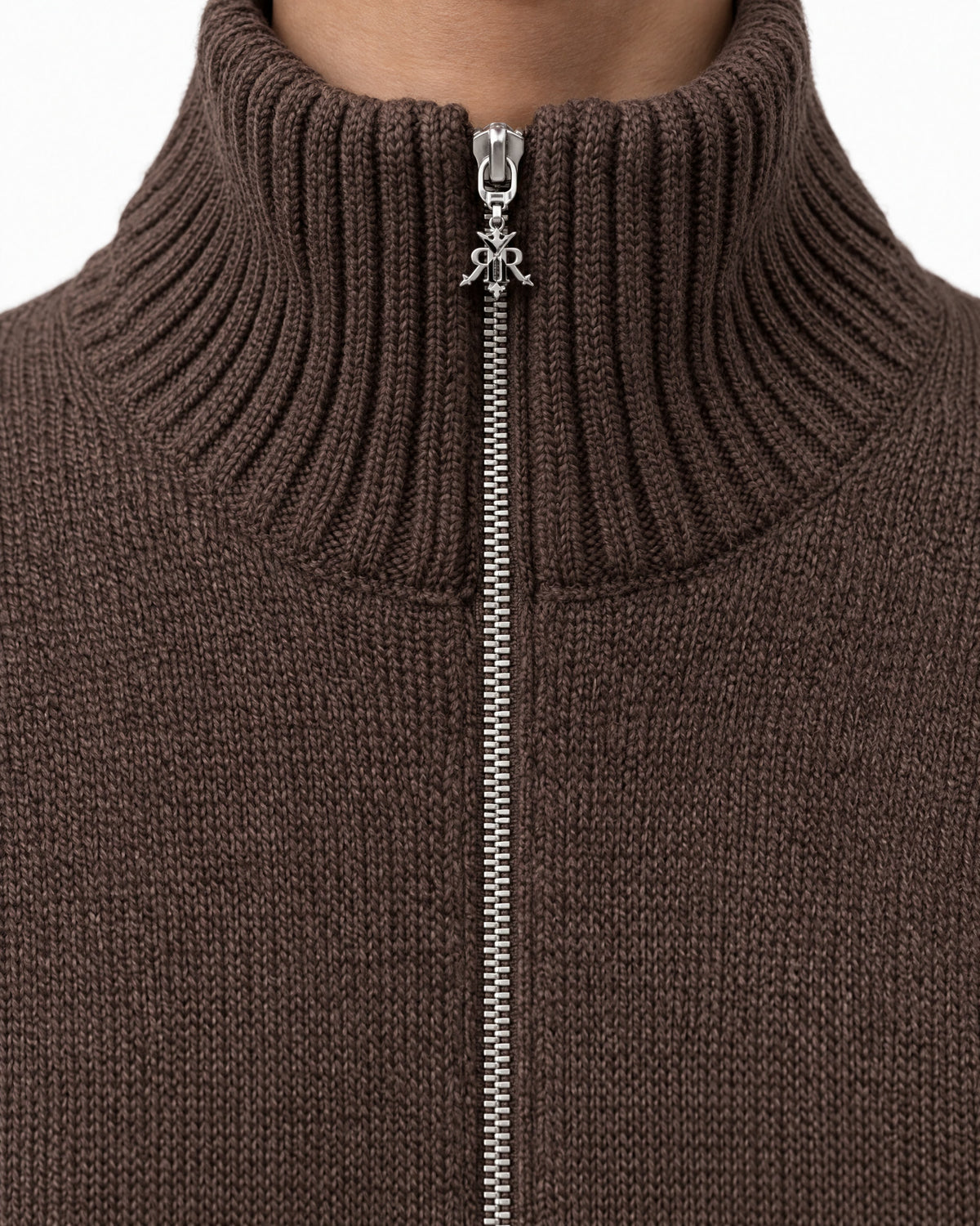 core-zip-sweater-chocolat-adult_03_detail