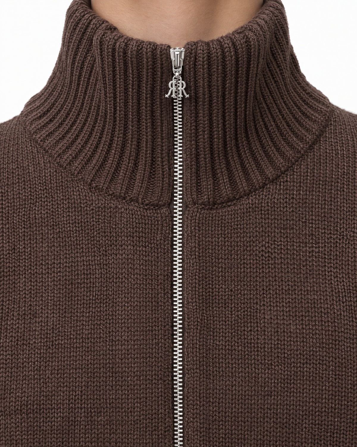 core-zip-sweater-chocolat-boy_03_detail