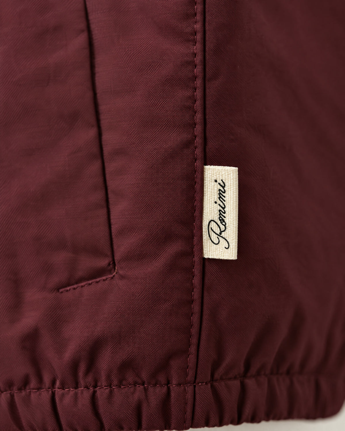Romimi Reverso Set in Burgundy / Cream, label close-up