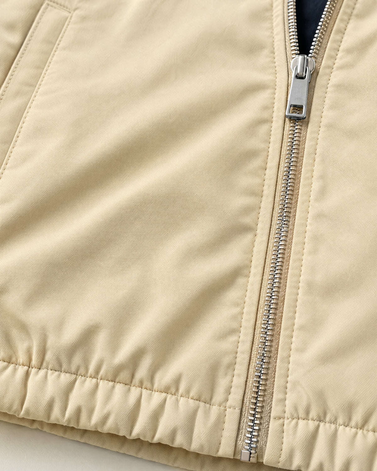 Romimi Reverso Set in Cream / Navy, fabric close-up