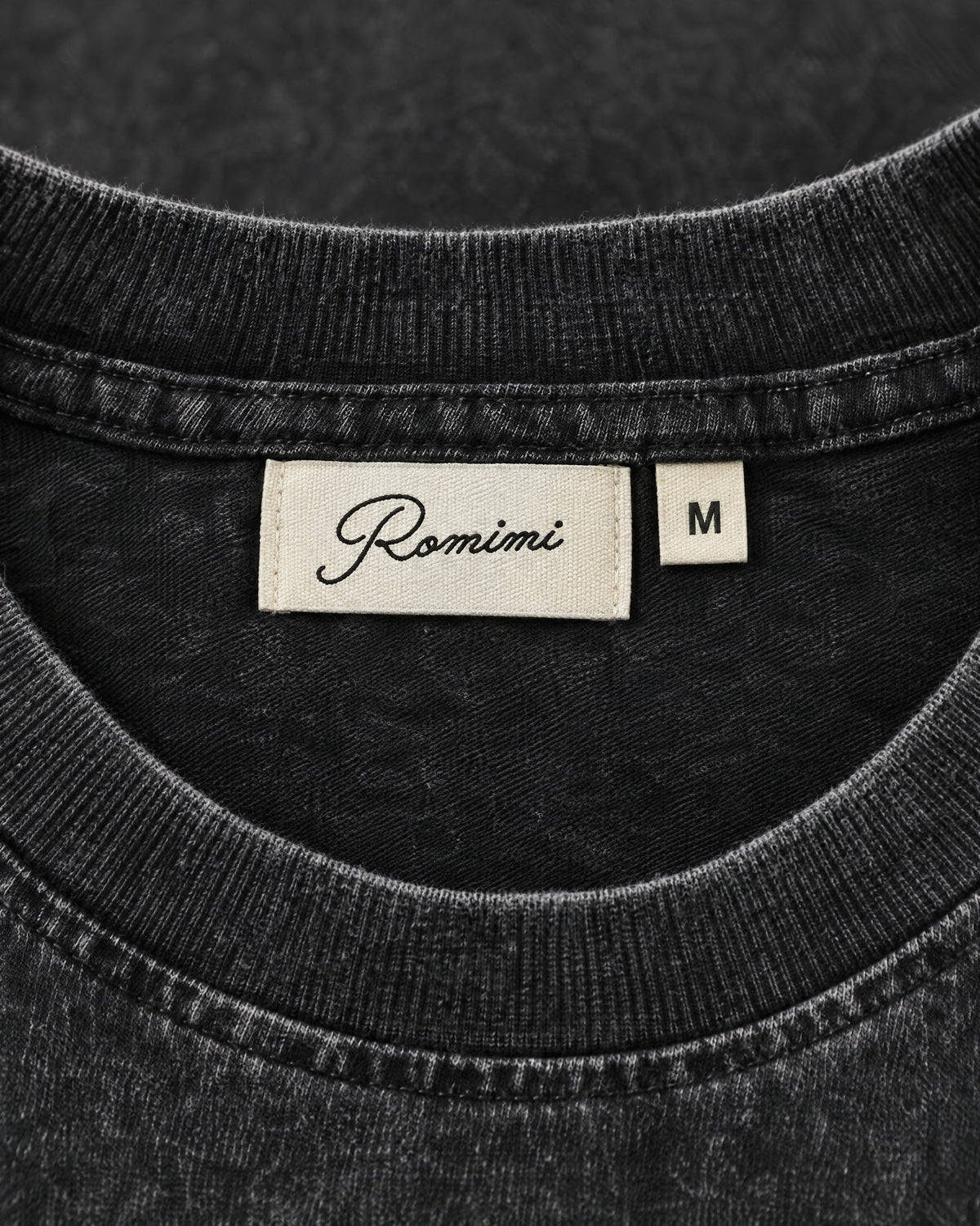 Romimi Washed Heavy Tee in Black, label close-up